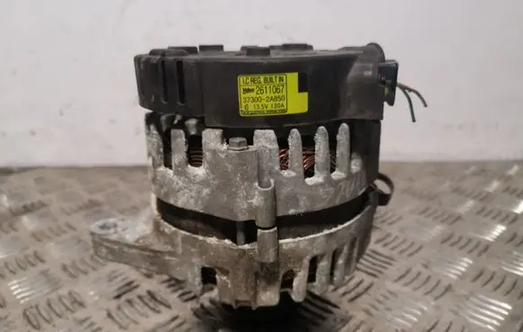 KIA Sportage Generator/alternator 373002A850