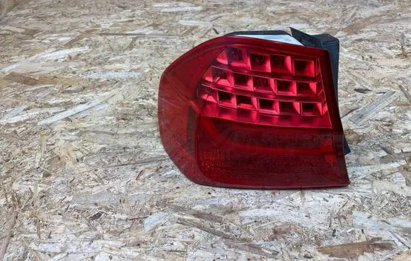 BMW 3 E90 E91 Rear/tail lights 7154153