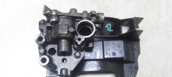 Renault Trafic II (X83) Oil pump 8200345757