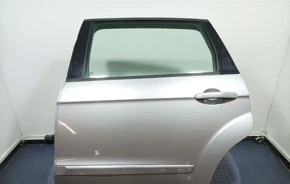 Rear door