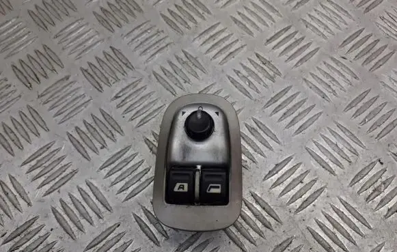 Peugeot 206 Front door window switch trim 96316308XT