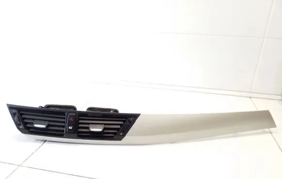 BMW X1 E84 Dash center air vent grill L2991701