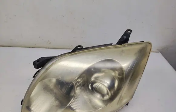 Toyota Avensis T250 Headlight/headlamp 10016337 0544
