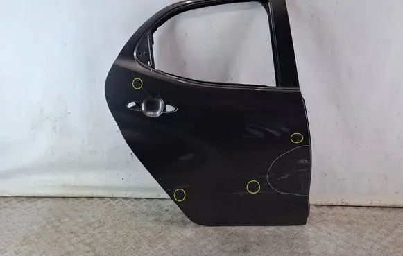 Toyota Yaris XP210 Rear door 67003K0060