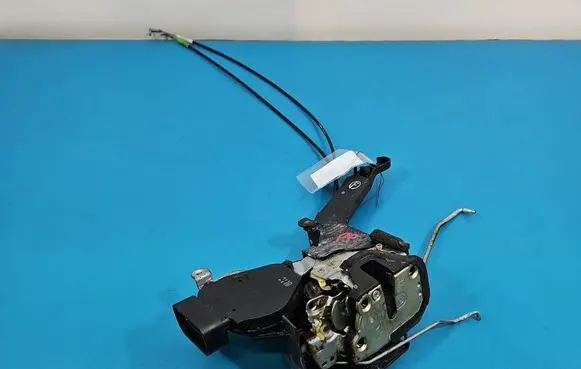 Toyota RAV 4 (XA20) Front door lock IMPRK1576904