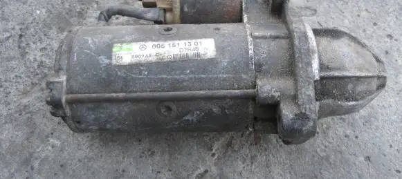 Mercedes-Benz E W211 Starter motor A0051511301