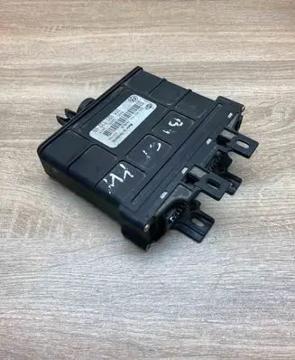 Volkswagen Golf III Gearbox control unit/module 01M927733BN 5DG00753119