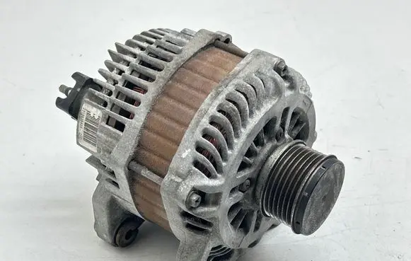 Renault Megane III Generator/alternator 231002543R A004TJ0582ZE