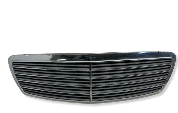 Mercedes-Benz E W211 Front bumper upper radiator grill A2118800283