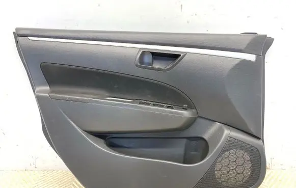 Suzuki Swift II Front door card panel trim