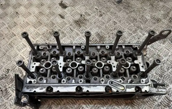 Volkswagen Golf VII Engine head 04L103373E