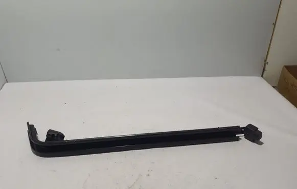 Renault Express Sliding door middle roller runner 777606702R
