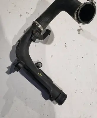 Volkswagen Jetta VI Intercooler hose/pipe 1K0145770AE
