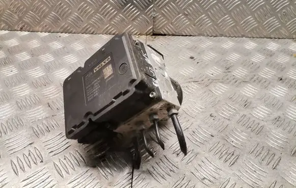 Volvo V70 ABS Pump 31261142 000404974D0 10061336081
