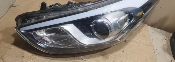 Hyundai i30 Headlight/headlamp 92101A6200
