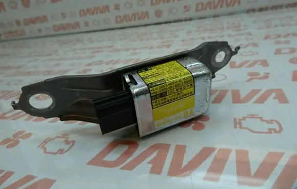 Toyota Prius (XW30) Airbag deployment crash/impact sensor 89833-47030 187900-0912