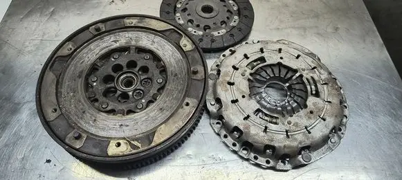 BMW 5 E60 E61 Dual mass flywheel 415055210