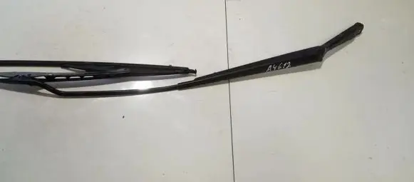 Front wiper blade arm