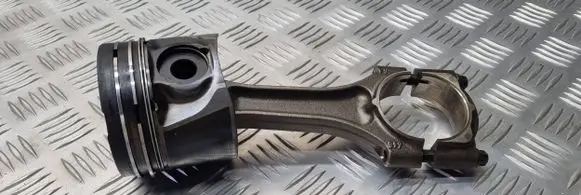 Opel Astra G Piston with connecting rod