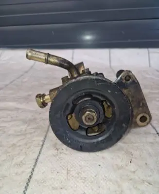 Nissan Navara Power steering pump Vk513