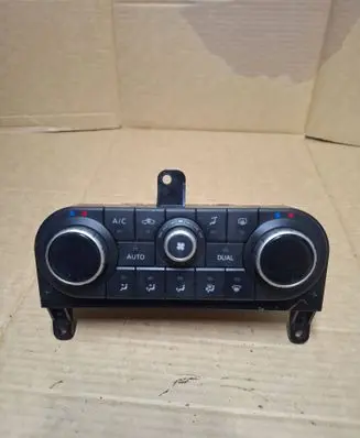 Nissan Qashqai Climate control unit 27500BB60A
