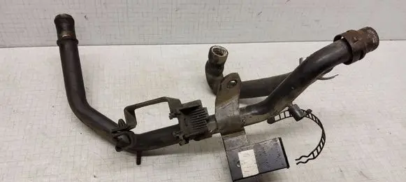 Volkswagen PASSAT B5 Engine coolant pipe/hose 028121065AE