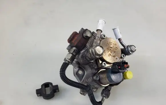 Mazda CX-5 Fuel injection high pressure pump SH01-13800D