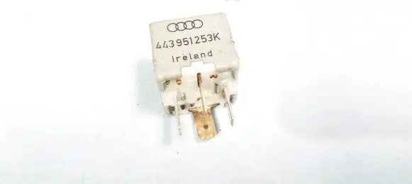 Audi A6 S6 C4 4A Other relay 443951253k 899512