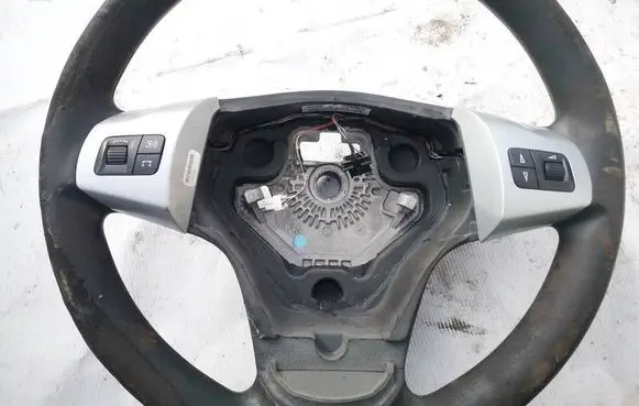 Opel Corsa D Steering wheel buttons/switches 13222332