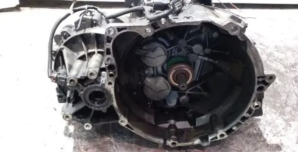 Mitsubishi Carisma Manual 5 speed gearbox 1023825