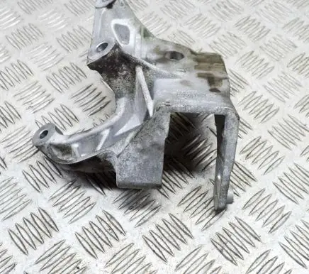 Volvo XC60 Engine mounting bracket 31430490