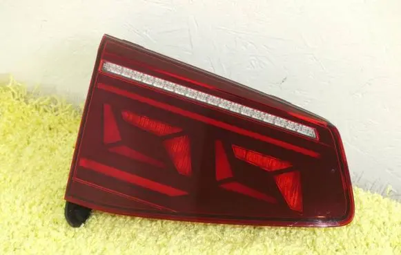 Volkswagen PASSAT B8 Rear/tail lights 3G9945307L