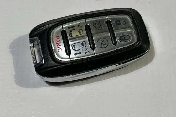 Chrysler Pacifica Ignition key/card 68217832AC