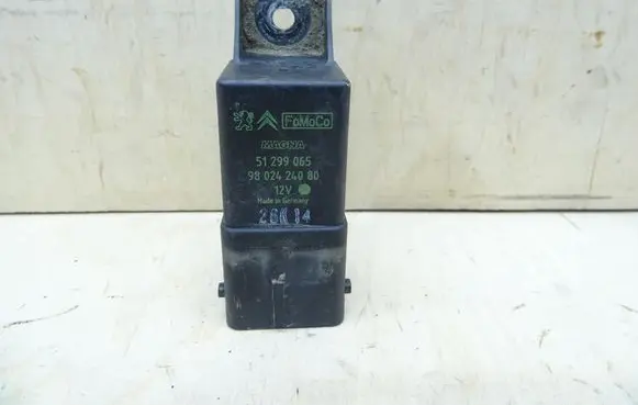 Peugeot 208 Glow plug pre-heat relay