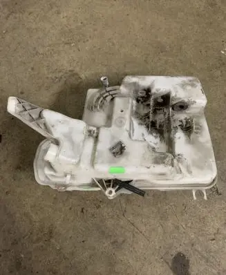 Windshield washer fluid reservoir/tank