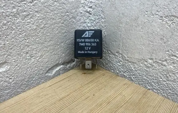 Ford Galaxy Other relay 7M0906363 95VW8B658KA