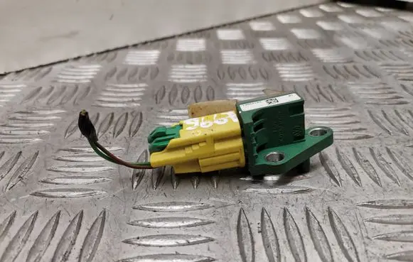Volkswagen PASSAT B6 Airbag deployment crash/impact sensor 331324 3C0909606