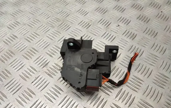 Accelerator throttle pedal