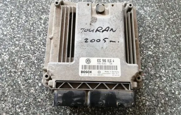 Volkswagen Touran I Engine control unit/module 03G906016A