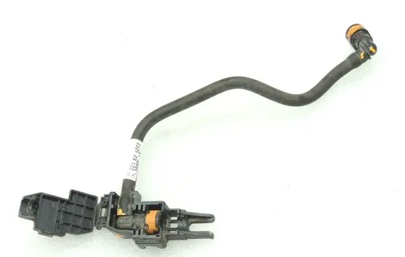 Toyota Yaris XP210 Fuel injector supply line/pipe 23901F3030
