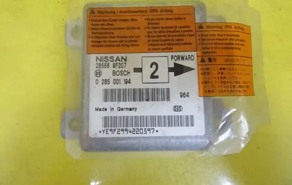 Nissan Primera Airbag control unit/module 0285001194 285569F207