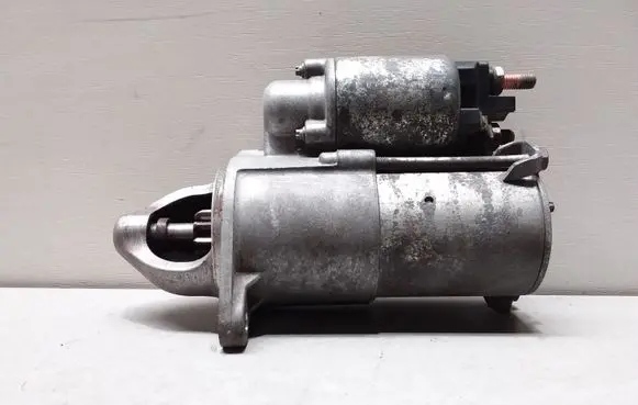 Opel Zafira B Starter motor GM55596092