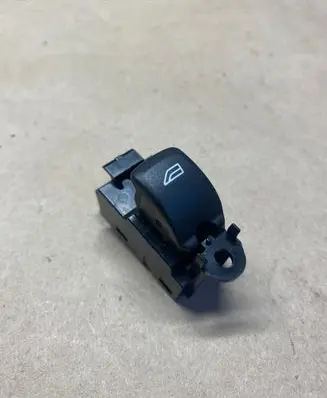 Volvo V40 Electric window control switch 31394840 15W063