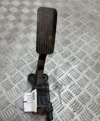 Hyundai i30 Accelerator throttle pedal 32700