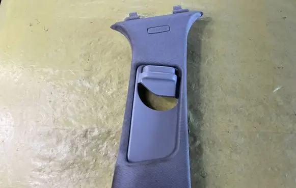Mercedes-Benz C W204 (B) pillar trim (top) A2048600230 A2046900225
