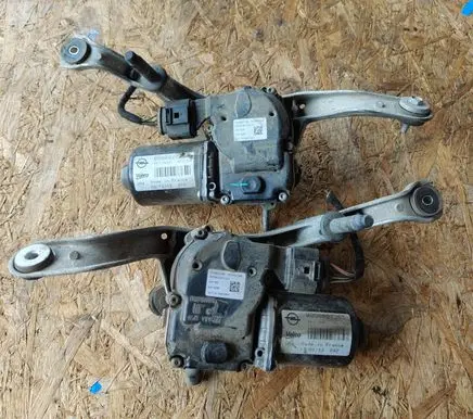 Opel Zafira C Front wiper linkage and motor W000027981
