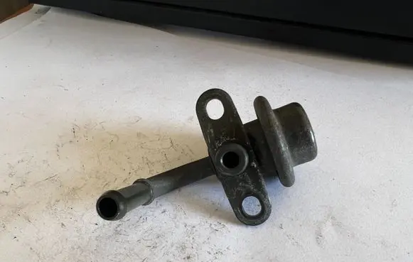 Fuel pressure sensor