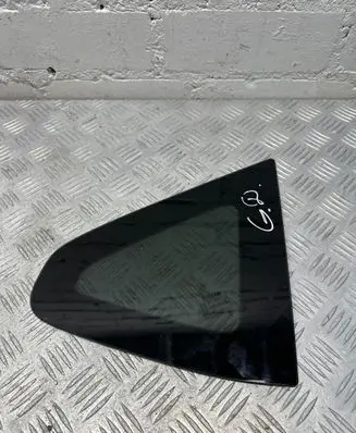 Nissan Qashqai Rear side window