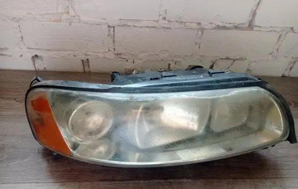 Volvo V70 Headlight/headlamp 30698836 89900266