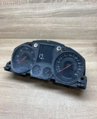 Volkswagen PASSAT B6 Speedometer (instrument cluster) 3C0920870L A2C53114721